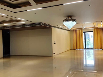 4 Bedroom 4500 Sq.Ft. Builder Floor in Dlf Phase ii Gurgaon