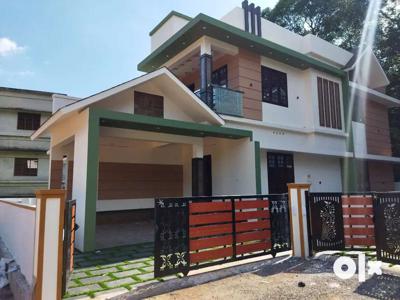 Perumbavoor Vengola 5 Cent 4 Bhk Attached 2000 Sgf. New House
