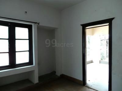2 BHK Flat / Apartment For SALE 5 mins from Lake Gardens