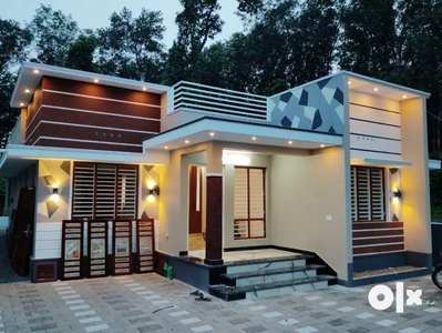 5 CENT 1100 SQFT 3 BHK ATTACHED HOUSE NEAR VALAMBOOR