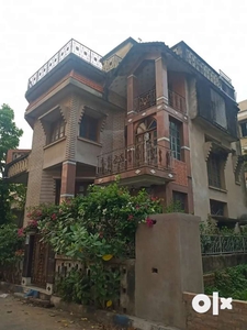 FULL 3 STORIES HOUSE SALE NAYABADH URGENT. 20 FT FRONT ROAD. LOAN INC