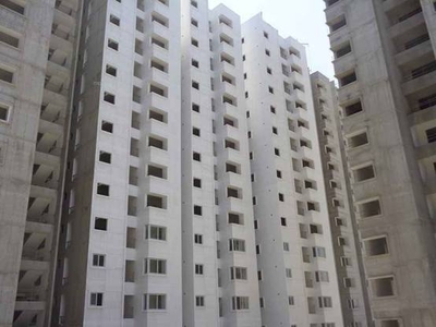 1345 sq ft 3 BHK 2T NorthEast facing Completed property Apartment for sale at Rs 96.84 lacs in Alliance Business Parks Private Limited Galleria Residences 3th floor in Pallavaram, Chennai