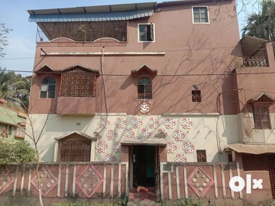 1st floor of House in green sell immediate in just 4100000..