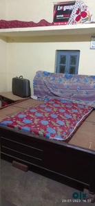 2 Room set flat in shahganj near sabji Mandi crossing
