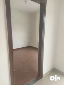 First floor 180gaj ready to move 3bhk in gated society with home loan