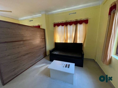 FULLY FURNISHED APARTMENT. NO BROKERS