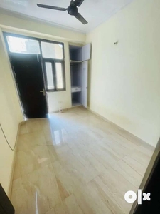 1. BHK FLAT SEMI FURNISHED AVAILABLE FOR RENT URGENT SHIFTING