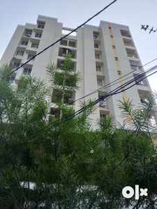 3 BHK SEMIFURNISHED BYPASS FRONTAGE FLAT FAMILY VYTTILA nr GOLD SUOK