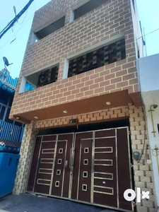 3 FLOOR MULTI STOREY BUILDING AVAILABLE FOR RENT.