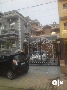 3bhk semi furnished in vikaspuri-janakpuri start at 25k nr mkt bank