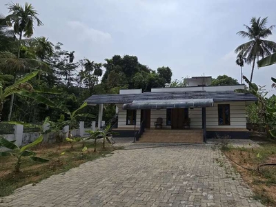 Aluva Desom 2 bhk fully furnished independent house for rent