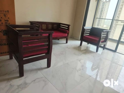 Fully furnished 2BHK apartment with tastefully done furniture