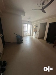 Fully furnished flat need room partner who is studying