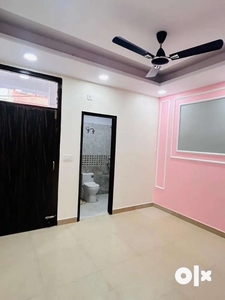 Urgent rent out 2 bhk front side upper ground near metro