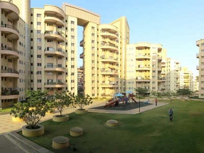 2565 sq ft 4 BHK 4T West facing Apartment for sale at Rs 3.58 crore in Magarpatta Laburnum Park in Hadapsar, Pune