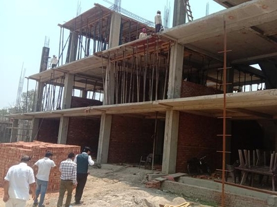 6+ Bedroom 6500 Sq.Ft. Villa in Noida Central Noida