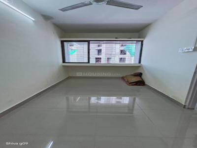 1 BHK Flat for rent in Mahalakshmi, Mumbai - 390 Sqft