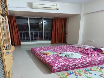 2 BHK Flat for rent in Parel, Mumbai - 1250 Sqft