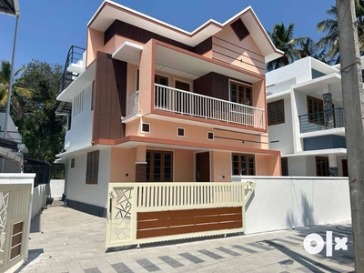 1470SqFt villa/ 4cent 3bhk/62 lakh Vellanikara Thrissur