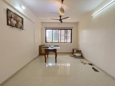 2 BHK Flat for rent in Borivali West, Mumbai - 780 Sqft