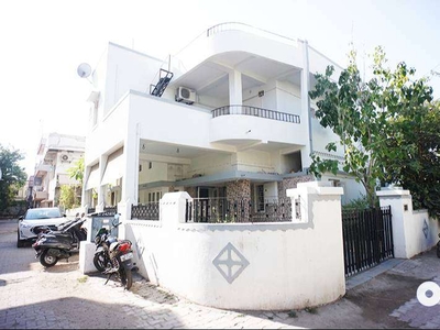 5BHk Highland Park Society For Sell In Amavadi