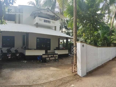 9 years old house.. 450 meter from NH feroke chungam