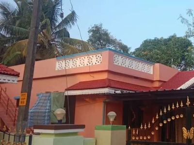 House for sale at thaneerpanthal kinassery