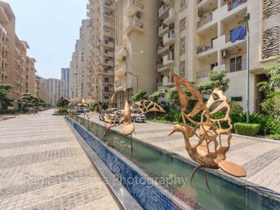 1550 sq ft 3 BHK 3T NorthEast facing Completed property Apartment for sale at Rs 1.05 crore in Mahagun Moderne in Sector 78, Noida