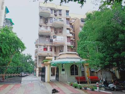 2450 sq ft 4 BHK 3T NorthEast facing Apartment for sale at Rs 2.40 crore in CGHS Prabhavi Apartments in Sector 10 Dwarka, Delhi
