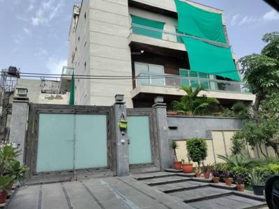 3250 sq ft 5 BHK 5T NorthEast facing Villa for sale at Rs 7.25 crore in Project in Sector 44, Noida
