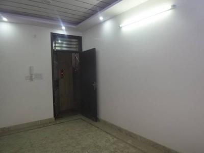 900 sq ft 3 BHK 2T North facing Completed property Apartment for sale at Rs 40.00 lacs in Project in Uttam Nagar, Delhi