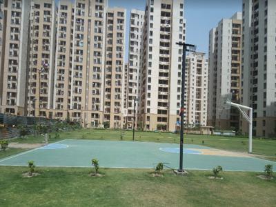 950 sq ft 2 BHK 2T East facing Apartment for sale at Rs 34.00 lacs in Jaypee Kosmos in Sector 134, Noida