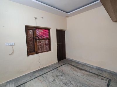 2 BHK Flat for rent in Paschim Vihar, New Delhi - 700 Sqft