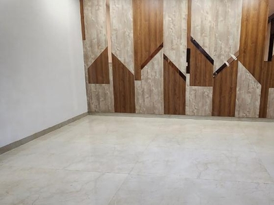 3 Bedroom 110 Sq.Mt. Builder Floor in Gyan Khand ii Ghaziabad