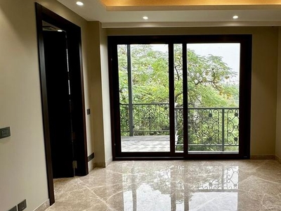 3 Bedroom 233 Sq.Yd. Builder Floor in Chittaranjan Park Delhi