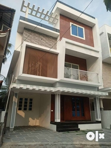 3BHK 1650Sqft Semi Furnished House for Sale at Kakkanad for 79Lakhs