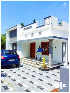 New single floor house 1270 sqt 6.50 cent at Puthenkulam ,Parippally