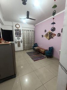 2 BHK Flat for rent in Noida Extension, Greater Noida - 755 Sqft