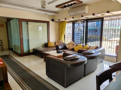 3 BHK Flat for rent in Khar West, Mumbai - 2000 Sqft