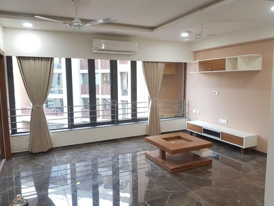 3 BHK Flat for rent in Thaltej, Ahmedabad - 2650 Sqft