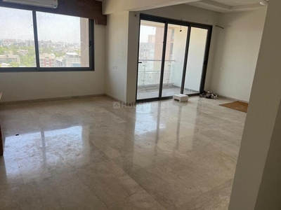 4 BHK Flat for rent in Navrangpura, Ahmedabad - 4000 Sqft