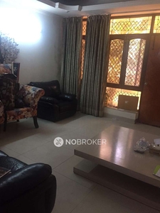 4 BHK Flat In Standlaone Bulding for Rent In Sector 28