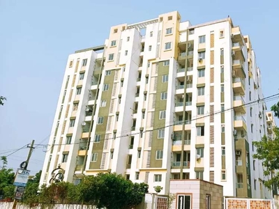 High-rise building 3bhk 45lacs Semi-furnished