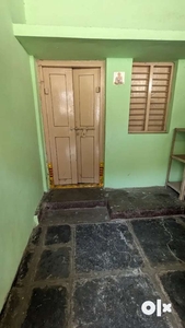 2 rooms for rental in Mustafanagar