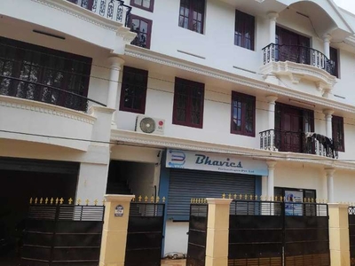 3 BHK FURNISHED APARTMENT FOR RENT IN VAZHUTHACADU 20000