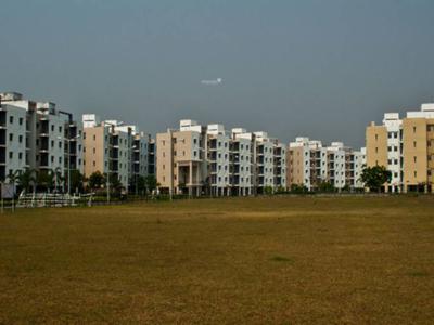 938 sq ft 3 BHK 2T South facing Apartment for sale at Rs 40.04 lacs in Shapoorji Pallonji Shukhobrishti 7th floor in New Town, Kolkata