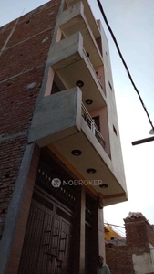 2 BHK Flat In Standalone Building for Rent In Sector 9,