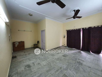 1 BHK Flat In Standalone Building for Rent In Pitampura