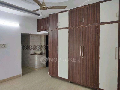 2 BHK Flat In Krishna Kunj Apartment, Rohini Sector 18 for Rent In Block A