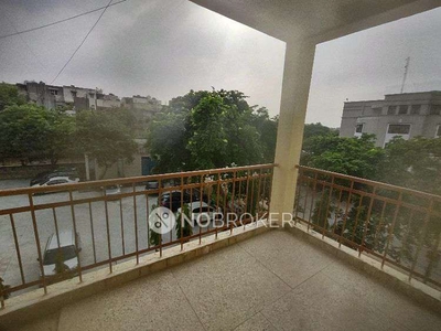 2 BHK Flat In Pocket 6 Sector 23, Rohini for Rent In The Heritage School